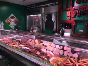 Einige Waren von Claus Böbel gibt es auch im Wurstautomat.