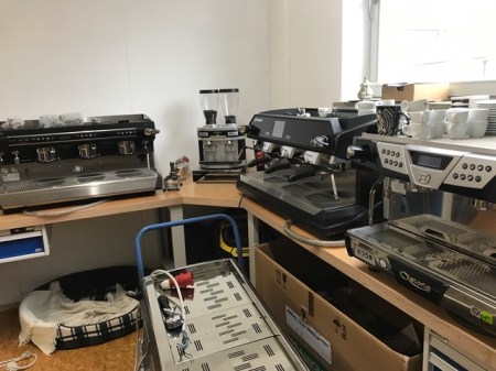 Bei den Profi-Maschinen bei Karl Schapperer von Münchner Kaffeemensch kam ich mir gut aufgehoben vor. 