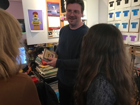 Ed Heck zeigte uns sein legendäres Notizbuch.