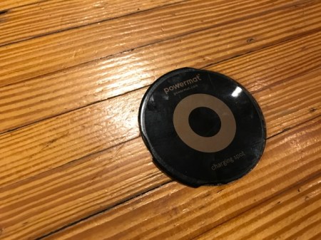 Wireless Charging bei Starbucks.
