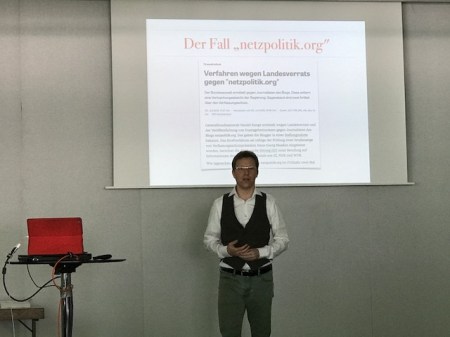 Provokant mit Weste: Stephan Goldmann.