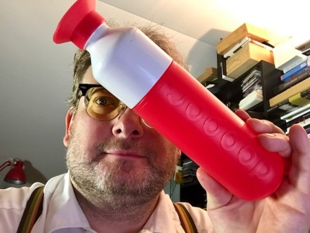Ich habe die Dopper-Trinkflasche für mich entdeckt - natürlich in Rot.