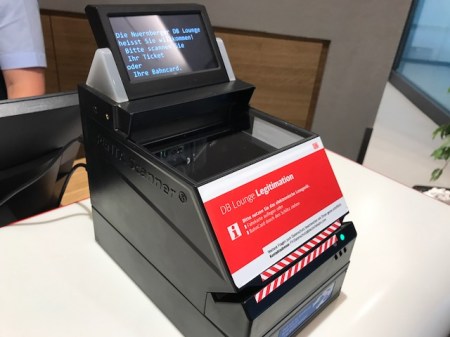 So sieht das neue Lesegerät in der DB Lounge aus. 