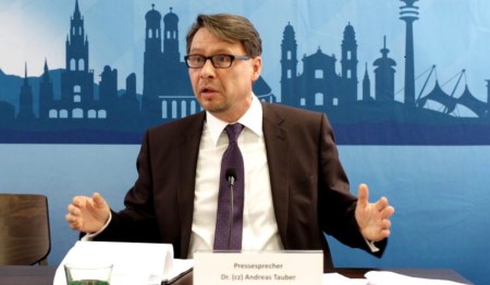 Details, die liebevoll gemacht sind - wie das (cz). Foto: schmidbauerfilm