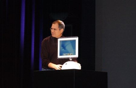 2002 präsentierte Steve Jobs den Sonnenblumen iMac. 