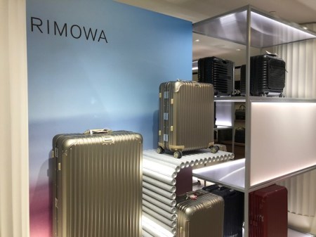 Rimowa ist für mich die erste Wahl bei Koffer. 