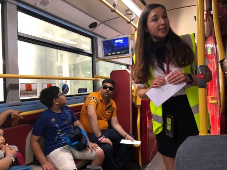 Die Einweisung im Bus.