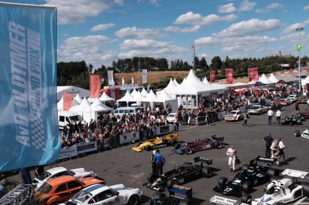 Blick ins Fahrerlager des 46. AvD Oldtimer Grand Prix.