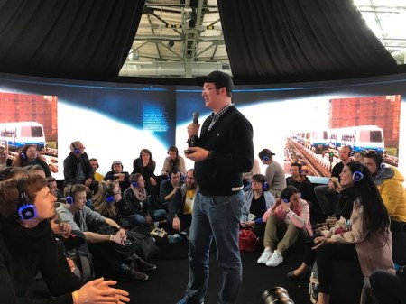 Sascha Pallenberg war einstmals erfolgreicher Blogger und arbeitet heute für die Unternehmenskommunikation der Daimler AG, in die er im Dezember 2016 wechselte.