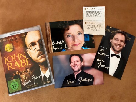 Vielen Dank für die Autogramme - Danke Florian Gallenberger und Monika Baumgartner. 