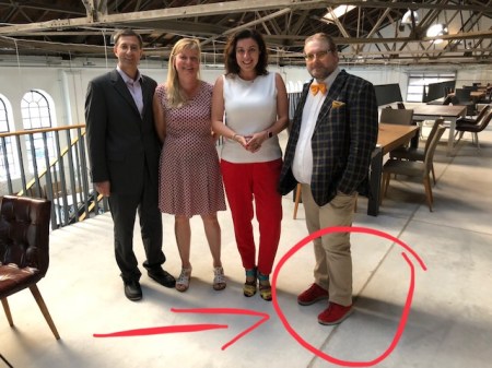 Ministerin Dorothee Bär fielen die Schuhe sofort auf. 