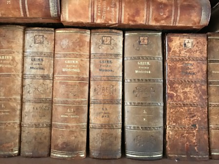 Die Gebrüder Grimm - hier als gedrucktes Buch. 