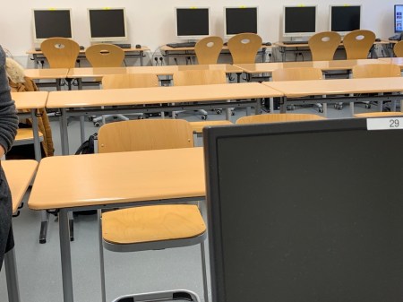 Weg mit dem Computer, raus mit den Karten. 