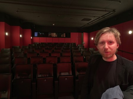 Stummfilmpianist Richard Siedhoff begleitete den Golem am Klavier. 