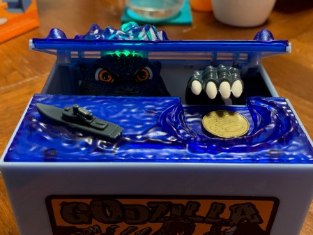 ... aber dann schlägt Godzilla zu.