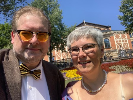 Ich bin dankbar, dass mich meine Frau zu Wagner begleitet.