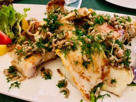 Twitterer essen die Kapitänsplatte.