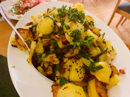 Wer will den Salzkartoffeln, wenn er solche Bratkartoffeln haben kann.