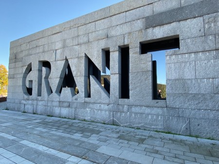 Der Eingang zum Besucherzentrum.