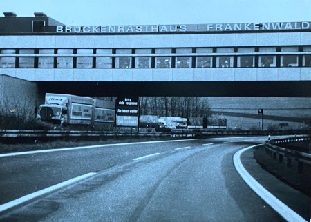 „Bitte nicht vergessen: Sie fahren weiter durch Deutschland.“