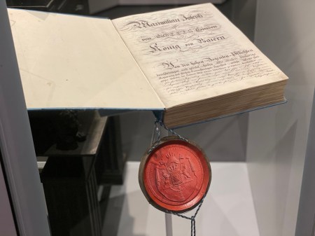 Die Verfassung des Freistaats Bayern.