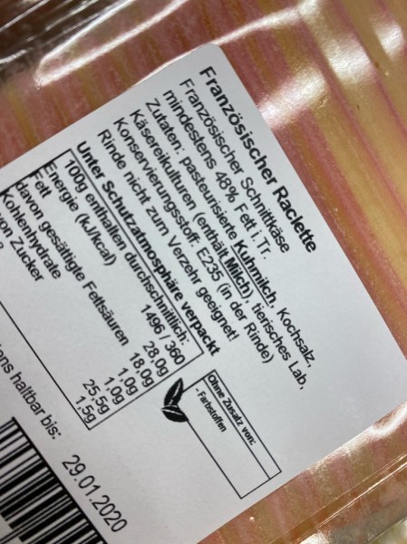 Hier ist E235 aufgeführt. Finger weg von der Rinde.