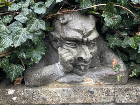 Es ist ruhig im Dorf.