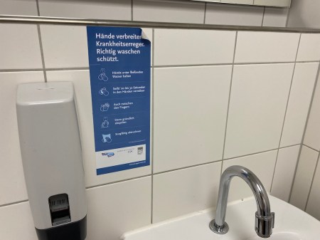 Waschbecken in der Schule.