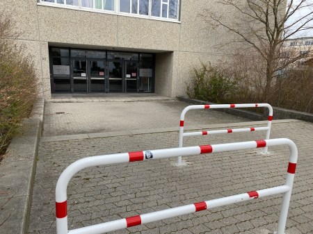 Die Bestuhlung muss zu Hause stattfinden.