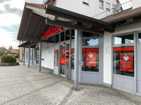 Die Zweigstelle der Sparkasse in Maisach.