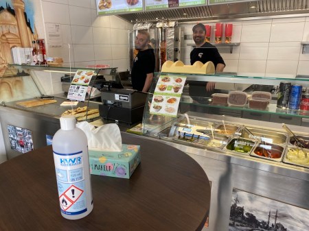 Die sympathischen Jungs vom Deniz Kebap-Haus in Maisach