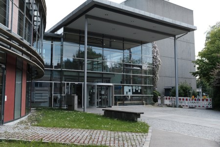 Eingang zum Landratsamt.